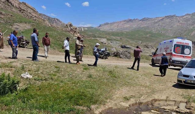 Şırnak’ta yaylada kalanların çadırlarını fırtına vurdu: 3 yaralı