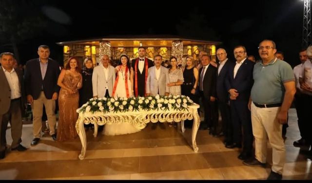 Turhan Ailesinden Muhteşem Düğün