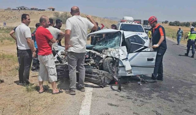 Aksaray’da otomobil ile kamyonet çarpıştı: 1 ölü, 3 yaralı