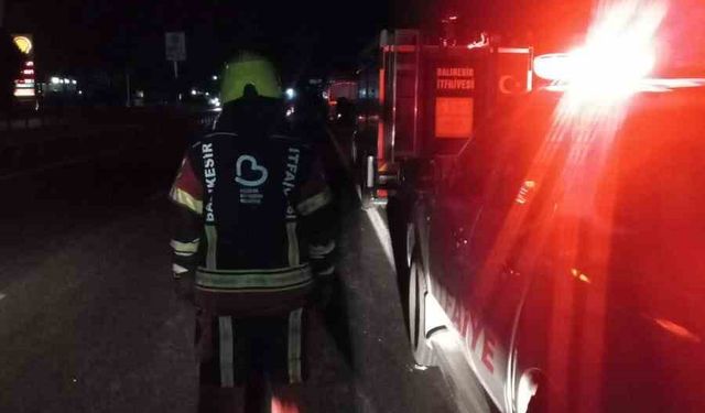 Balıkesir’de akaryakıt dolu tanker kaza yaptı