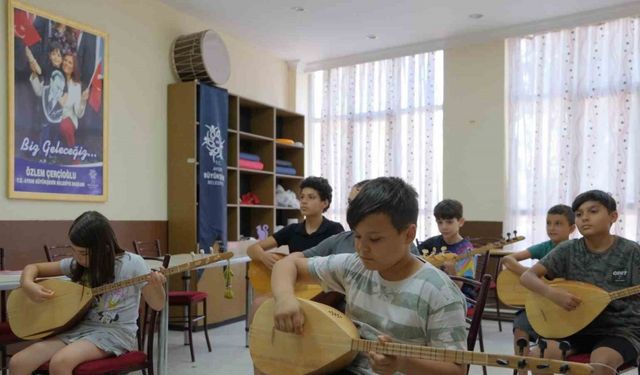 Başkan Çerçioğlu’ndan gençlere kültürel destek