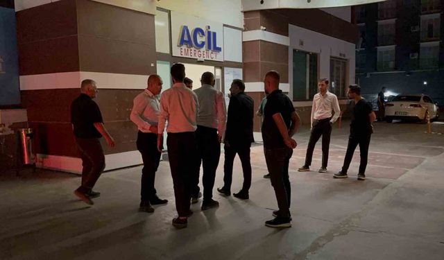 CHP Grup Başkanvekili Murat Emir sahneden düştü