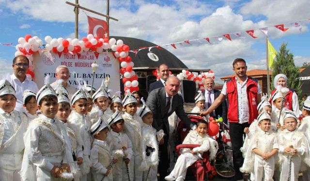 Çorum’da asırlardır süren gelenek yaşatıldı: 30 çocuk için sünnet şöleni düzenlendi