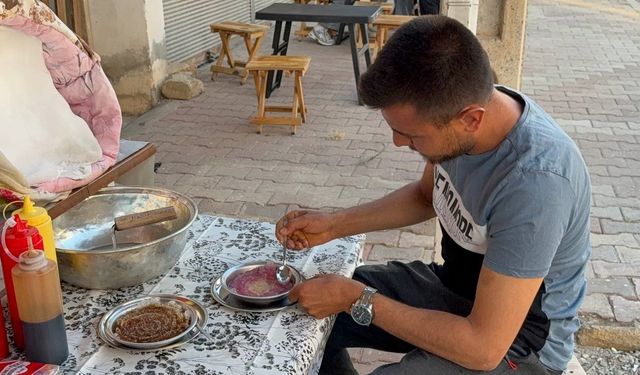 Dağdan kar getirip tatlandırdı, tabağını 50 TL’den satmaya başladı