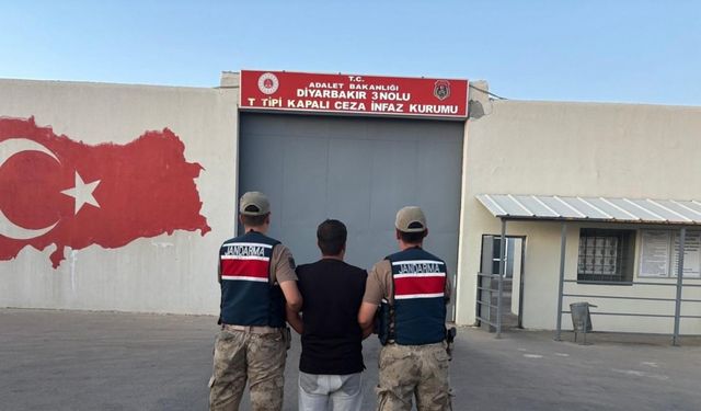 Diyarbakır’da kesinleşmiş hapis cezası ile aranan 2 kişi yakalandı