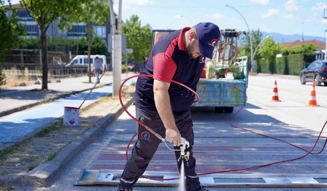 Düzce’de yaya çizgileri yenileniyor