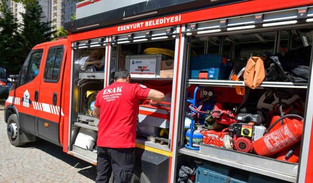 Esenyurt Belediyesi Arama Kurtarma Ekibi İzmir yangınlarına destek için yola çıktı