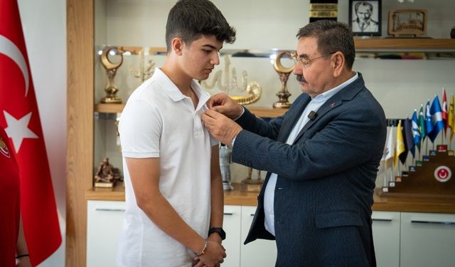 Gölbaşı Belediye Başkanı Odabaşı, ilçeyi temsil eden genç sporcuları ağırladı