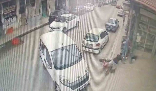 Hafif ticari araç ile elektrikli bisiklet çarpıştı: 1 yaralı