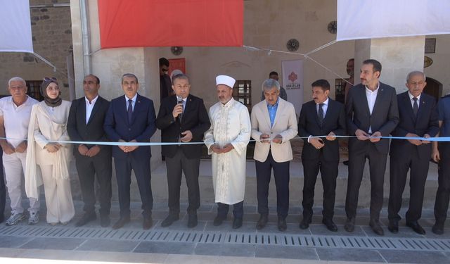 Kahramanmaraş depremlerinde hasar gören Çalık Camii yeniden ibadete açıldı