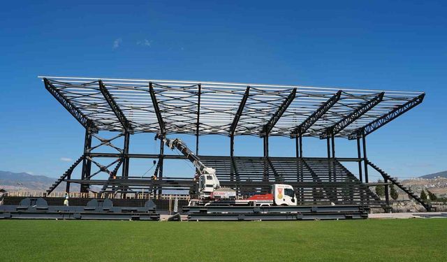Kahramanmaraş’ın yeni futbol sahası hızla yapılıyor