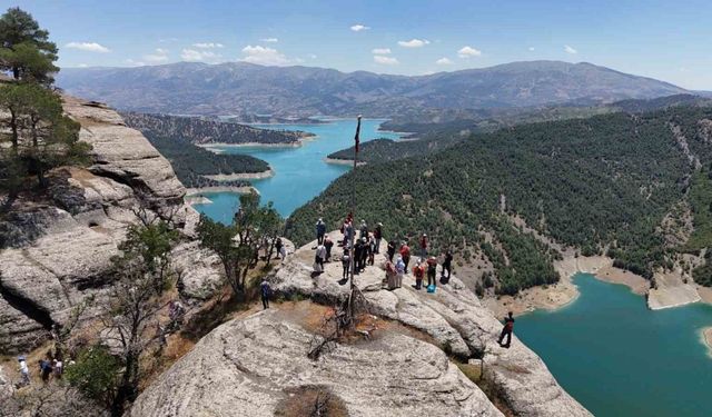 Kahramanmaraş’ta Güredil Kalesi göz dolduruyor