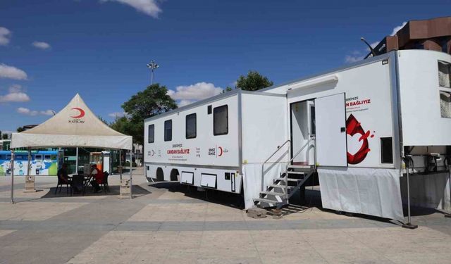 Kızılay’dan Cacabey Meydanı’nda kan bağışı kampanyası