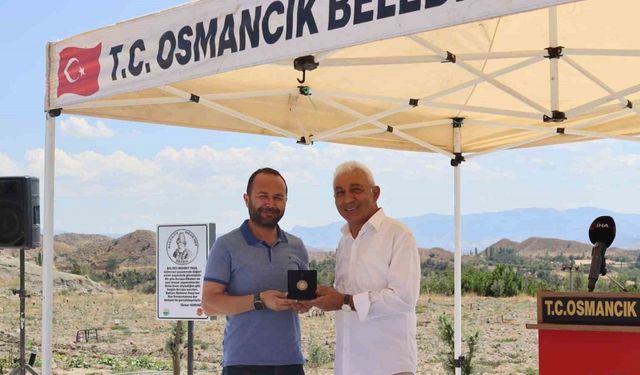 Osmanlı sadrazamı anısına basılan hatıra madalyonlara koleksiyonerlerden yoğun ilgi