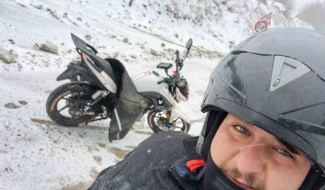 Otobüs fiyatları fazla geldi, motoruyla günlük 270 kilometre yol yapıyor