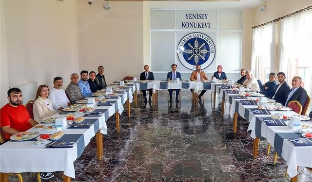 Rektör Emiroğlu, bölgenin sosyal, kültürel ve ekonomik dokusuna uygun çözümler üretmek istiyoruz