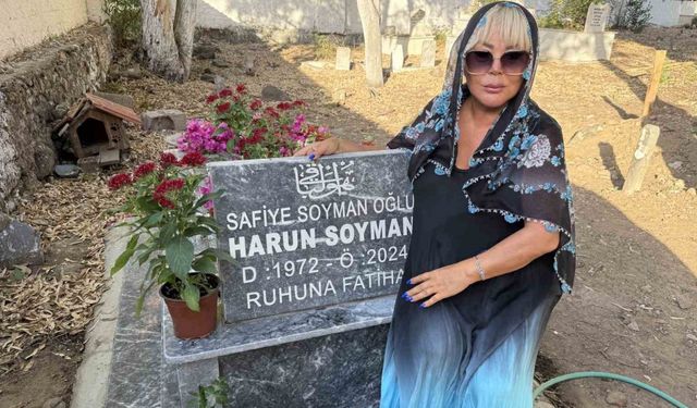 Safiye Soyman oğlunun kabrini ziyaret etti: "Yüzüm gülüyor ama içim yanıyor"
