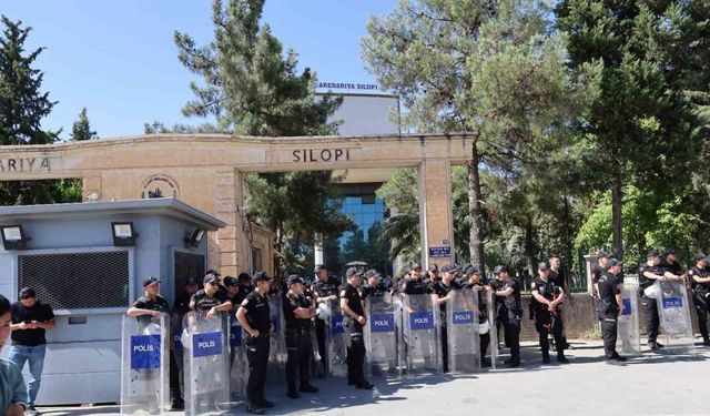 Silopi’de DEM Parti yürüyüşüne tepki gösteren bir kişi darbedildi