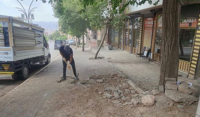 Şırnak Belediyesi’nden kent genelinde yoğun parke taşı mesaisi