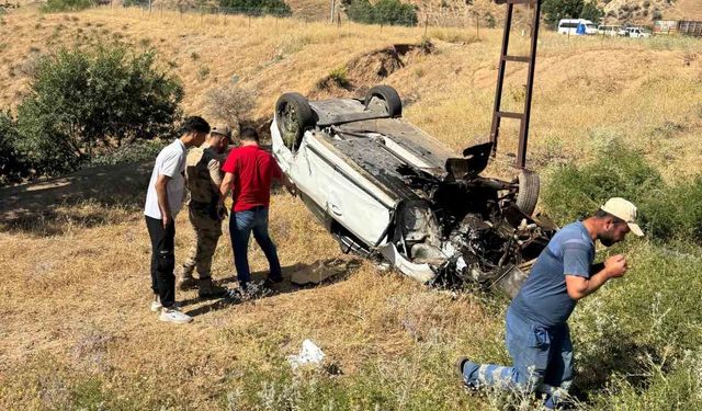 Sürücüsünün kontrolünden çıkan otomobil takla attı: 2 yaralı