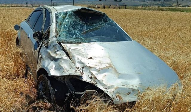 Takla atan otomobilde 4 kişi yaralandı