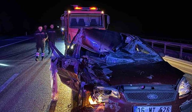 Tırla çarpışan otomobilde 4 kişi yaralandı