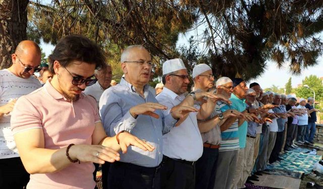 Yangınların devam ettiği Karabük’te yağmur duası yapıldı