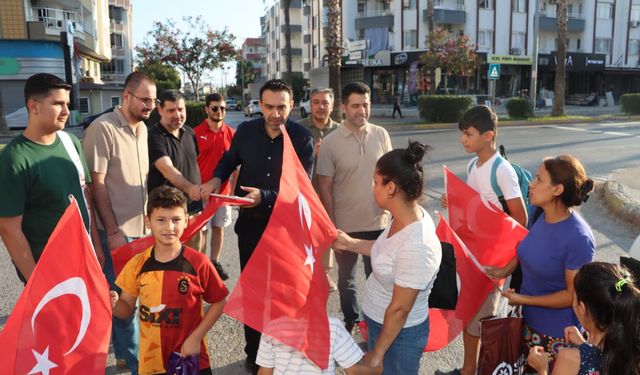 AK Parti Mersin Teşkilatı, Bayraklarla Terörsüz Türkiye İçin Sahada