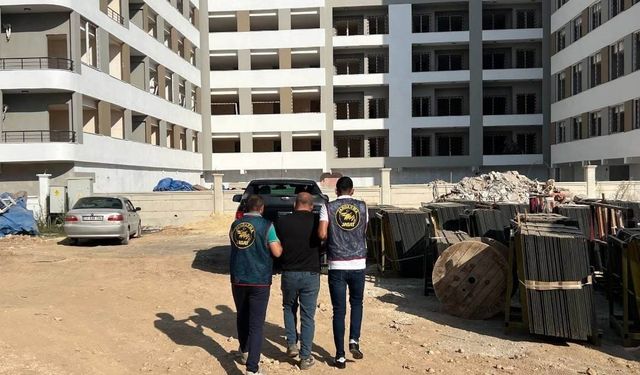 Aranan 2 şahıs Mersin’de yakalandı