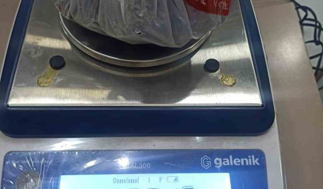 Attıkları poşetten uyuşturucu çıktı