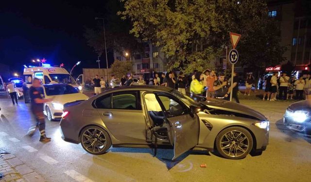 Edirne’de iki otomobil çarpıştı: 3 yaralı