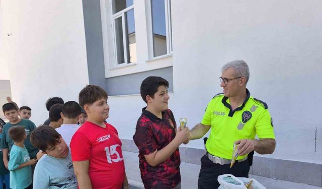 İl Emniyet Müdürlüğü tarafından trafik kuralları eğitimi verildi