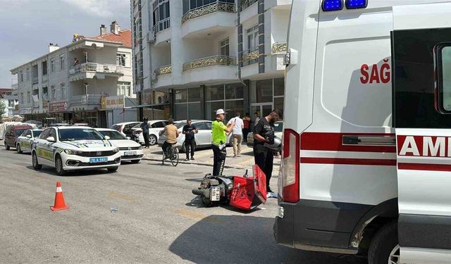 Karaman’da otomobille çarpışan motokurye yaralandı