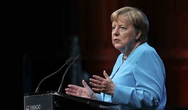 Merkel, 2015’teki mülteci politikasını savundu: "Değerlerimize uyumlu bir şey yapmak istedim"