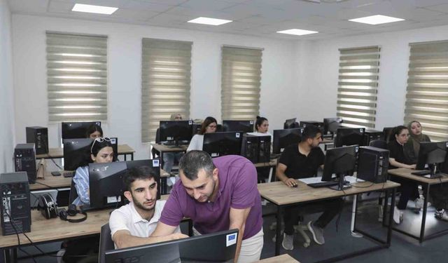 Mersin Büyükşehir Belediyesinden ücretsiz ofis programları eğitimi desteği