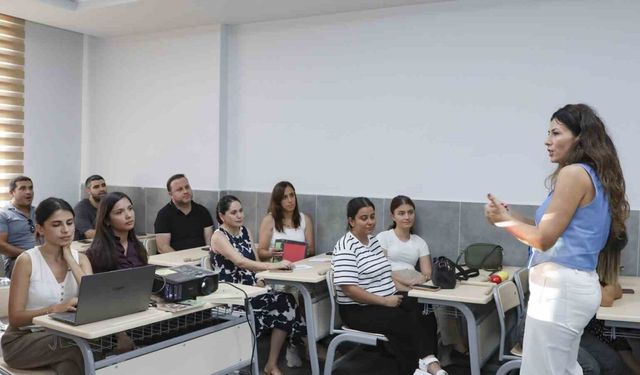 Mersin’de ebeveynlerin çocuklarıyla iletişimine ışık tutuluyor