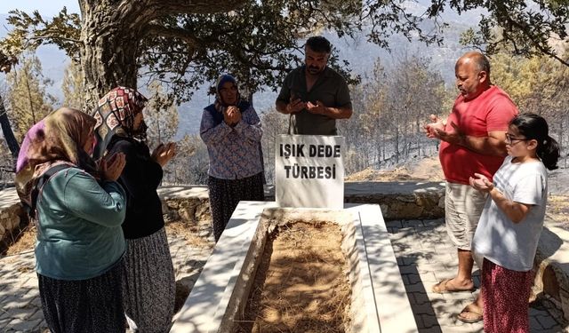 Orman yangınında mezarlık yandı, alevler Işık Dede’nin kabrinde durdu