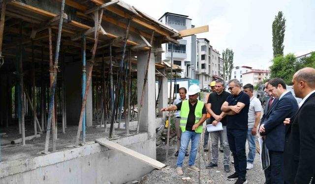 Vali Çiçek, spor inşaatlarını denetledi