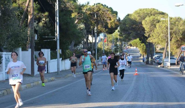 3. Uluslararası Ayvalık Yarı Maratonu tamamlandı