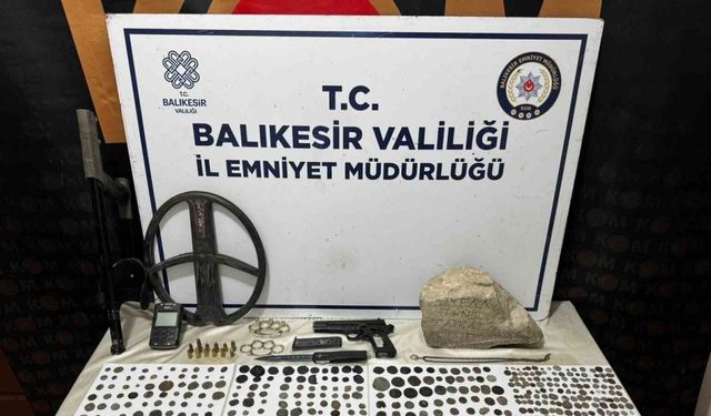 Bandırma’da tarihi eser ve silah operasyonu