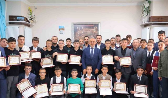 Bayburt’ta 55 öğrenci hafızlık belgelerini aldı