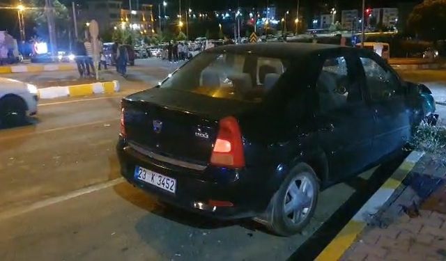 Elazığ’da otomobil ile motosiklet çarpıştı: 2 yaralı