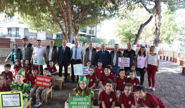 ’’Her Çocuk Bir Fidan’’ etkinliği için öğrenciler fidan dikti