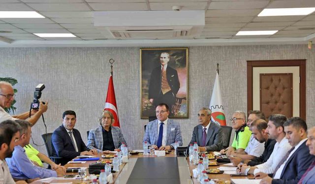 Mersin’de şehir içi yolcu ve servis taşımacılığı sorunları masaya yatırıldı
