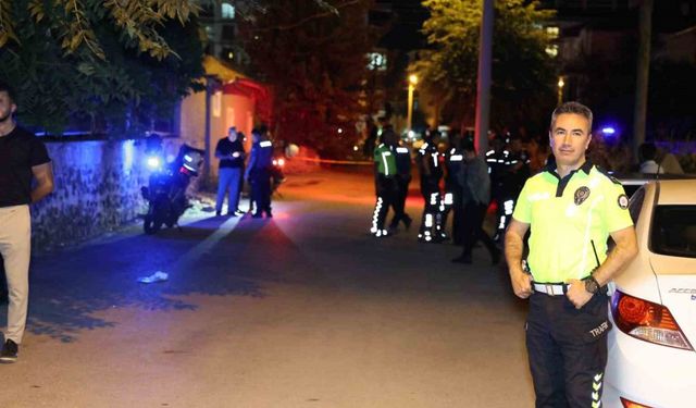 Önce komşusunu sonra annesi ile kardeşini ardından kendini vurdu