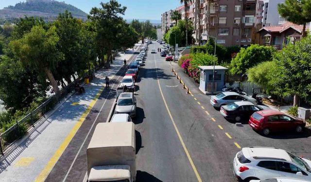 Silifke’nin en işlek caddesi Abdi İpekçi modern asfaltla yenilendi