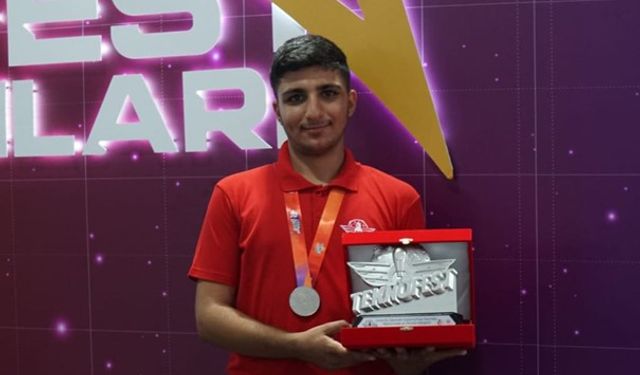 Tarsus Üniversitesi’nden TEKNOFEST 2025’te Büyük Başarı : Muhammed Şehmus Türkiye 2.si Oldu