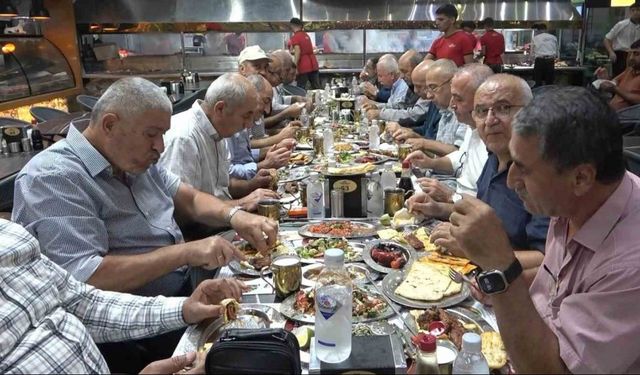 Diyarbakır’da 45 yıl önce askerlik yaptılar, Adana’da buluştular