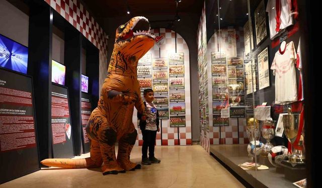 Elazığ Kent Müzesi’nde dinozor sürprizi: Ziyaretçiler gözlerine inanamadı