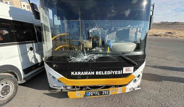 Karaman’da halk otobüsü ile okul servisi çarpıştı: 2 yaralı